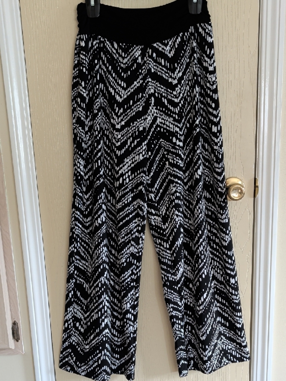 AB Studio Pull-On Wide-Leg Palazzo Pants - Black/White Chevron Print - Size L